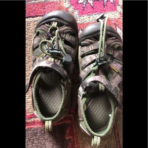 Keen camouflage shoes size 12